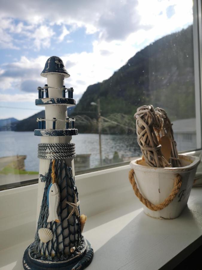 Old School Pa Eidslandet - Exclusive Apartment Extérieur photo